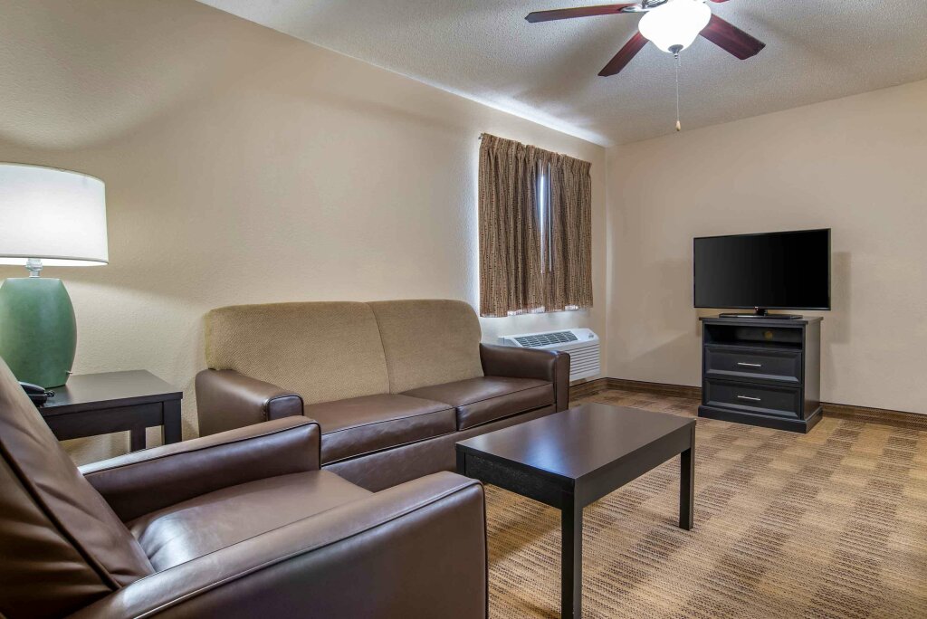 Четырёхместный люкс c 1 комнатой Extended Stay America Select Suites - Richmond - Innsbrook