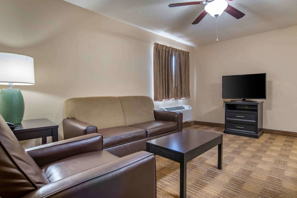 Четырёхместный люкс c 1 комнатой Extended Stay America Select Suites - South Bend - Mishawaka - South