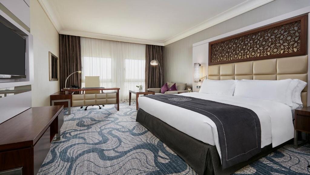 Двухместный номер Classic с видом на город InterContinental Doha Beach & Spa, an IHG Hotel
