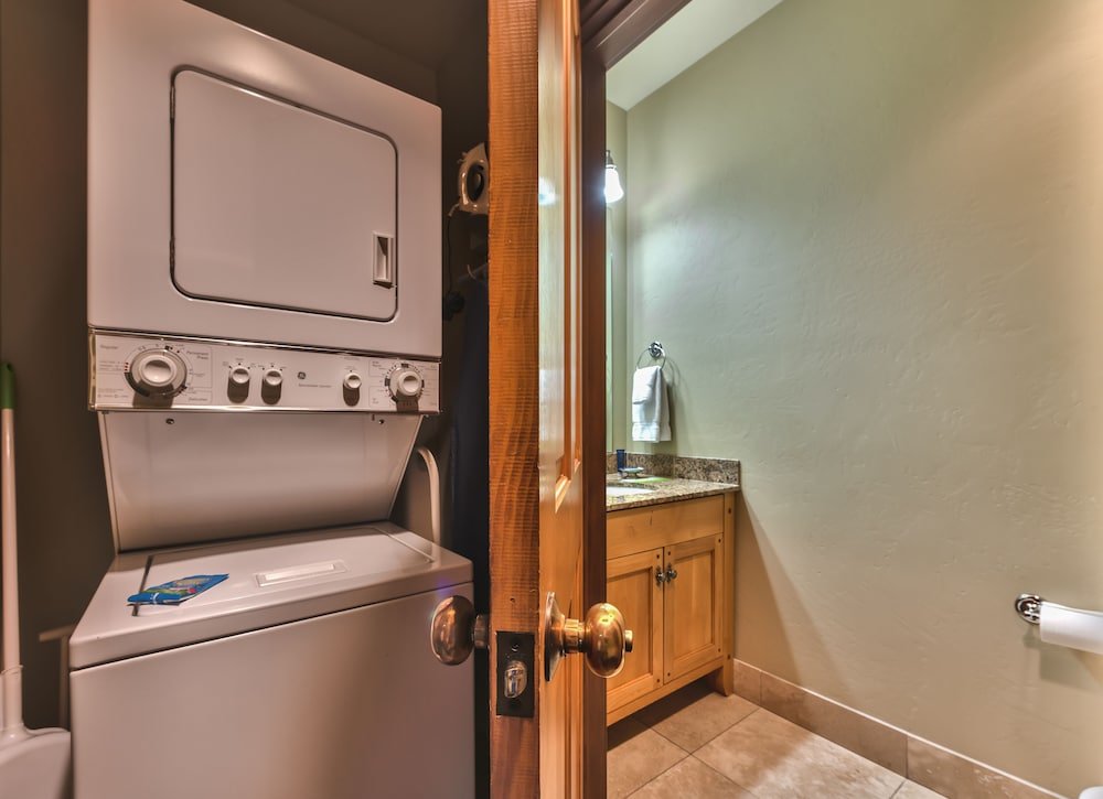 Standard Zimmer Miners Club 2 Bedroom by Canyons Village Rentals