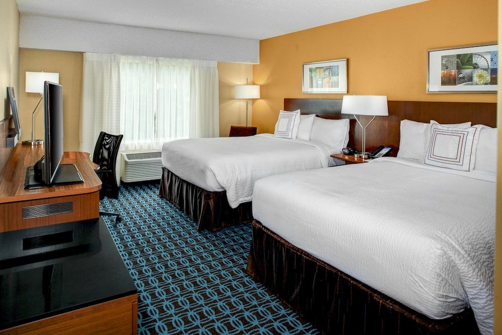 Четырёхместный номер Standard Fairfield Inn & Suites by Marriott Atlanta Alpharetta