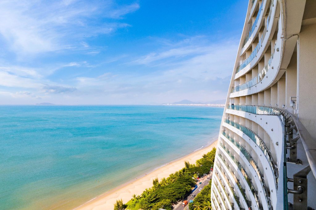 Двухместный номер Standard с балконом и с видом на океан Four Points by Sheraton Hainan, Sanya