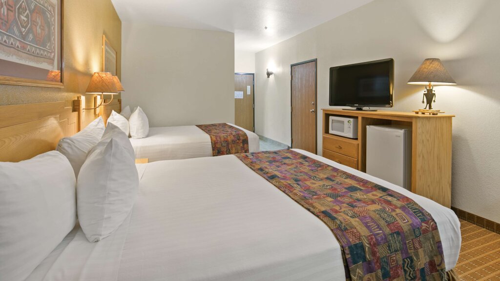 Четырёхместный номер Business Best Western Gold Canyon Inn & Suites