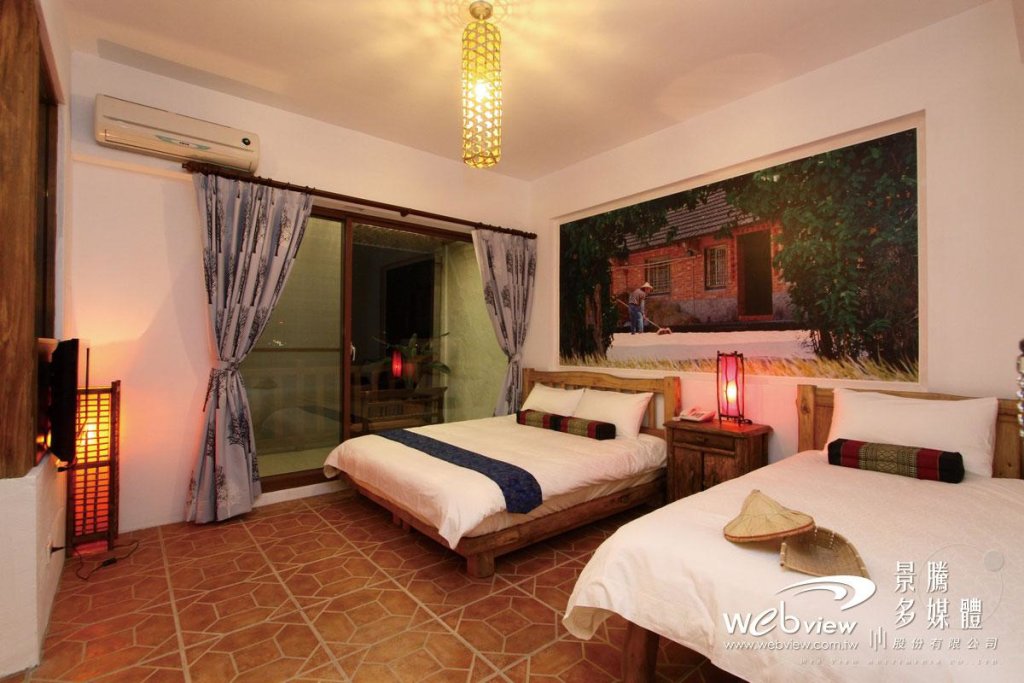 Standard Triple room with balcony Beautiful Ilan Resort