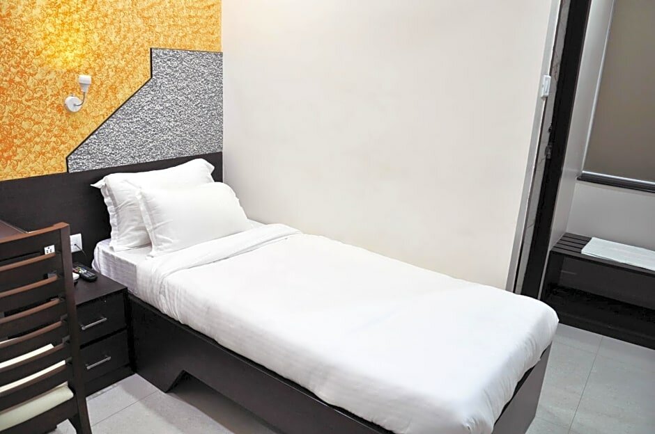 Standard Single room Hotel Savera