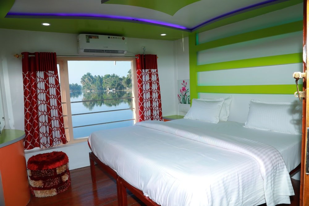 Deluxe Doppel Zimmer 1 Schlafzimmer Beachparadise  Daycruise houseboat