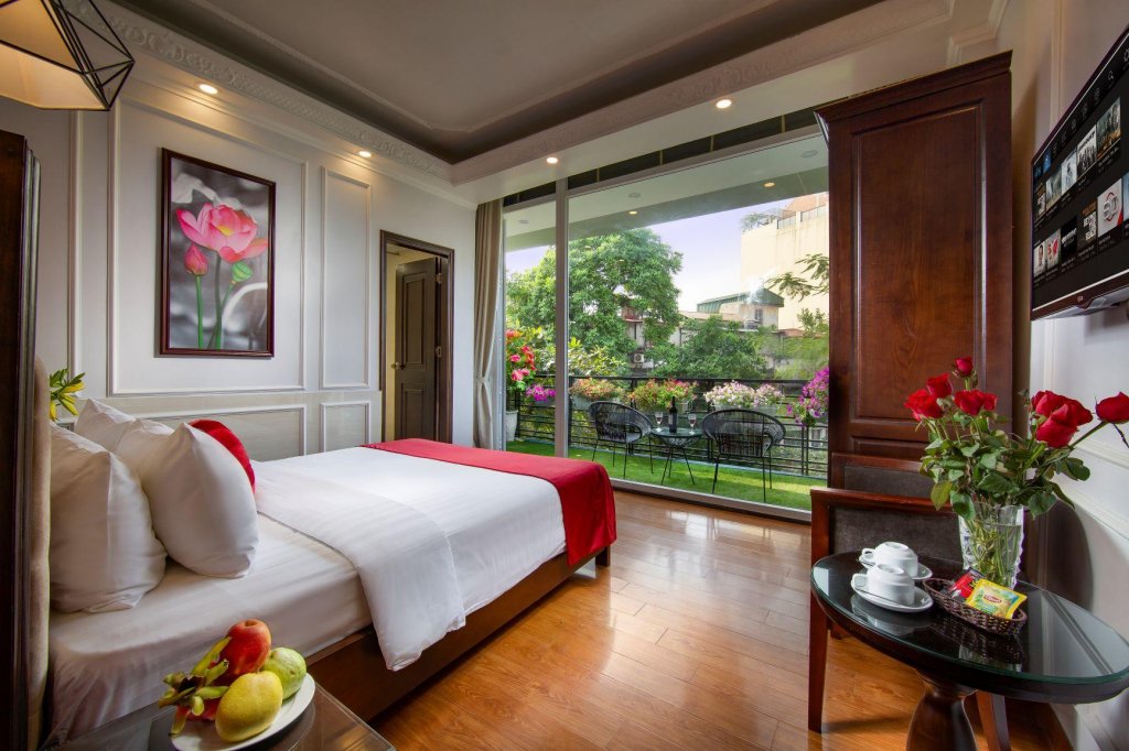 Номер Standard Hanoi Royal Palace Hotel 2