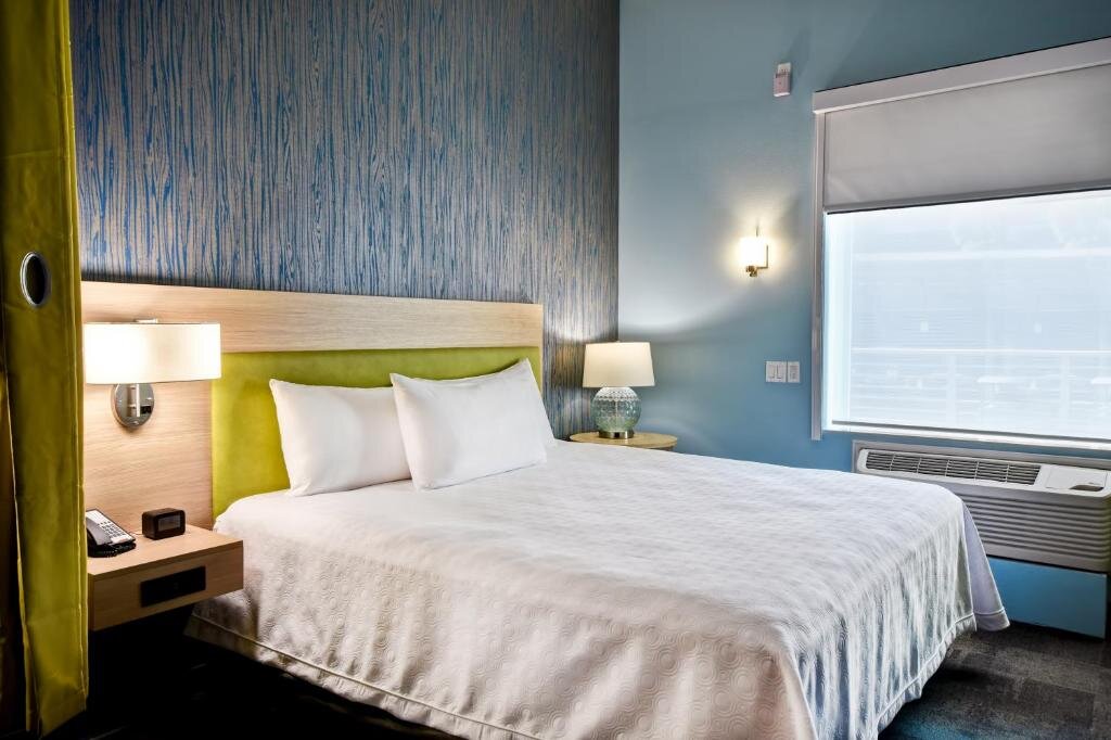 Двухместный люкс c 1 комнатой Home2 Suites By Hilton San Francisco Airport North