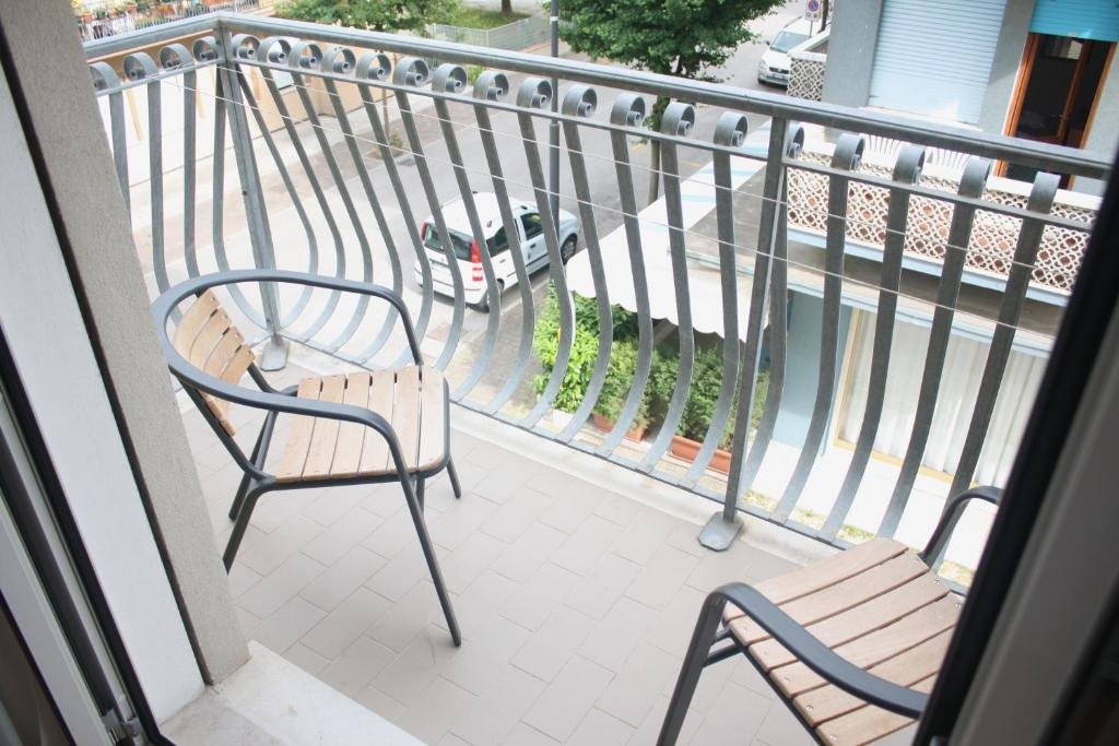 Standard Double room with balcony Hotel Helga