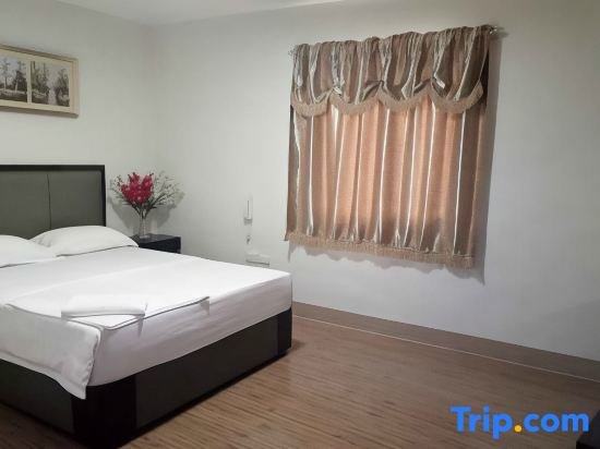 Deluxe Double room Meaco Royal Hotel - Batangas City
