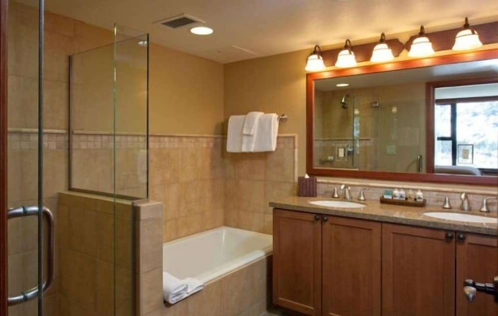 Standard room Resort at Squaw Creek Penthouse 810