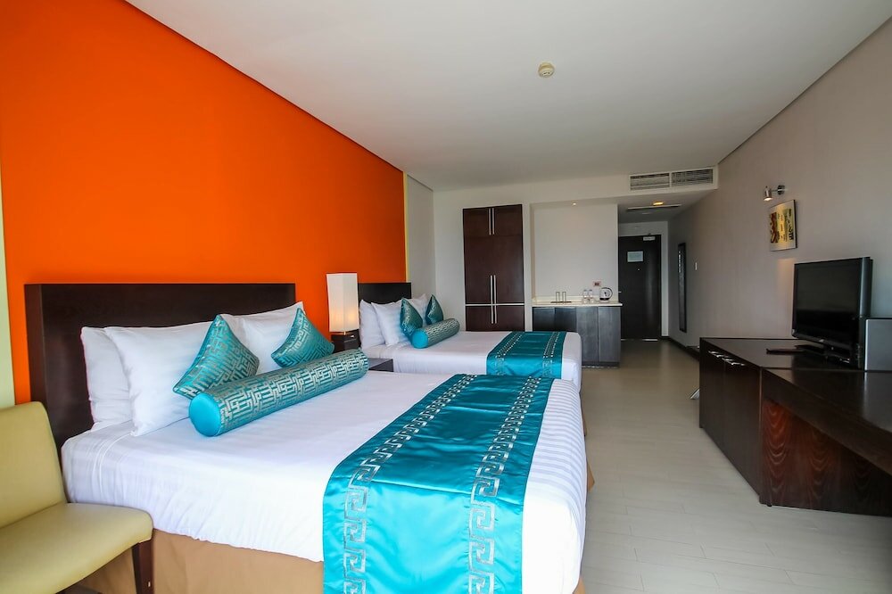 Suite with balcony Thunderbird Resorts - Poro Point