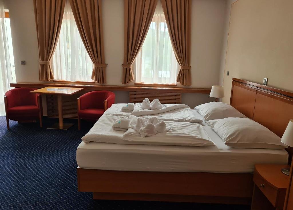 Четырёхместный номер Standard Hotel Slovan