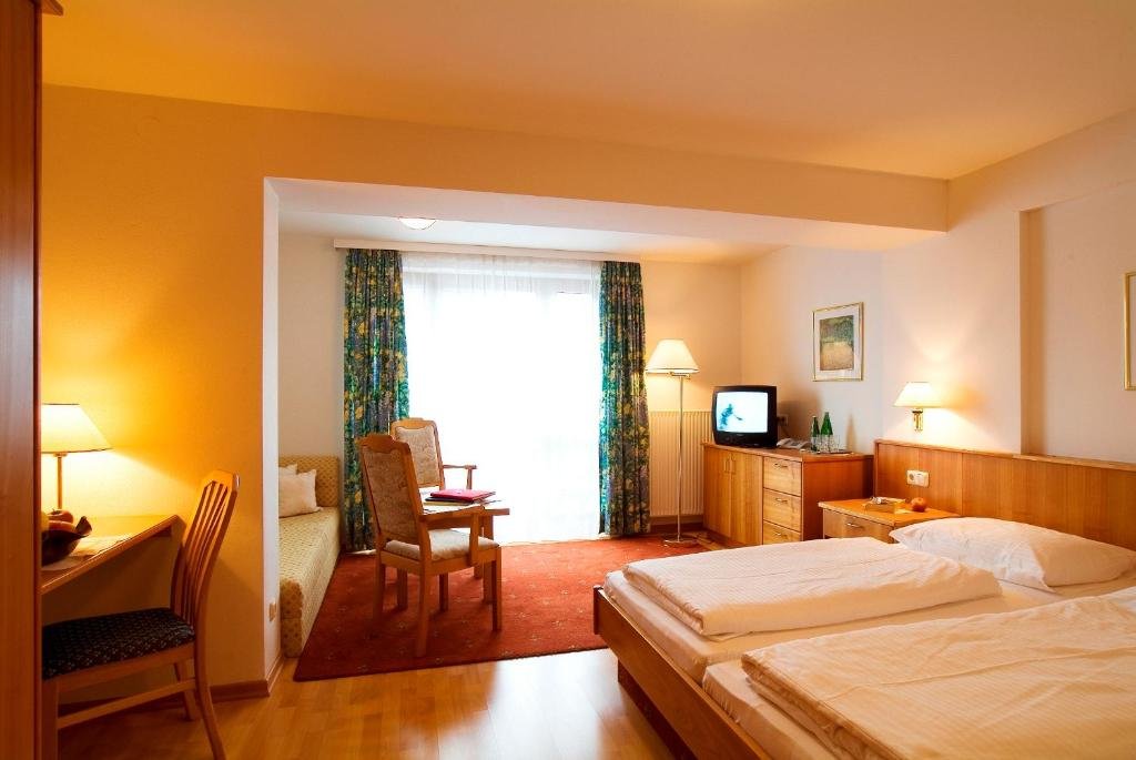 Standard Doppel Zimmer mit Balkon Hotel Rauscher und Paracelsus
