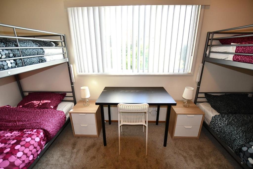 Кровать в общем номере (женский номер) Hostel Style Shared Room