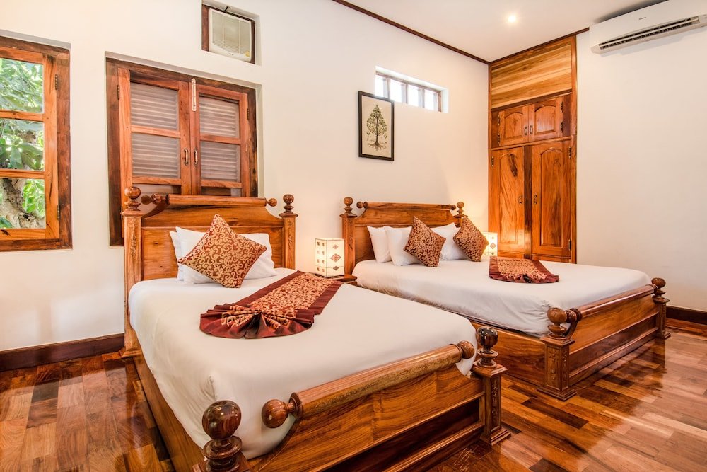 Deluxe Familie Zimmer mit Balkon Villa Ang Thong