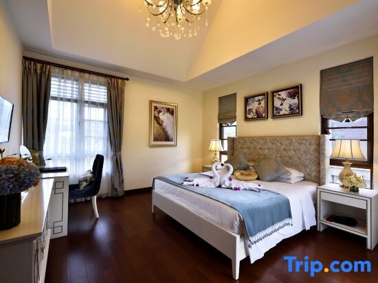 Superior Suite Royal Qingcheng Resort Hotel