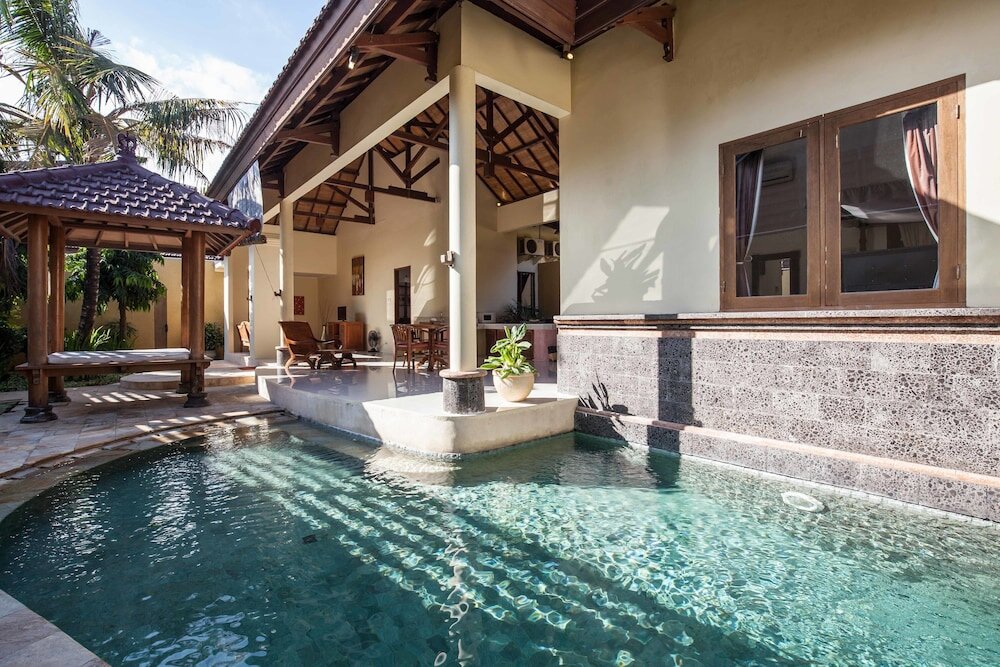2 Bedrooms Villa with balcony Putri Bali Villa