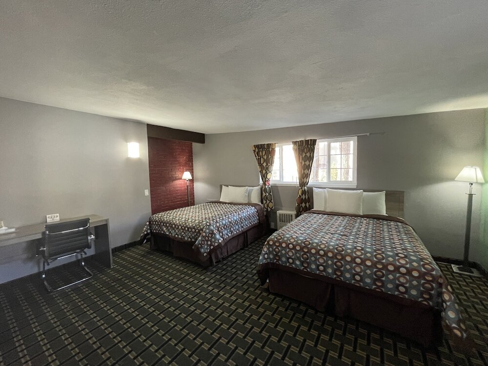 Standard quadruple chambre 2 chambres Travel Inn