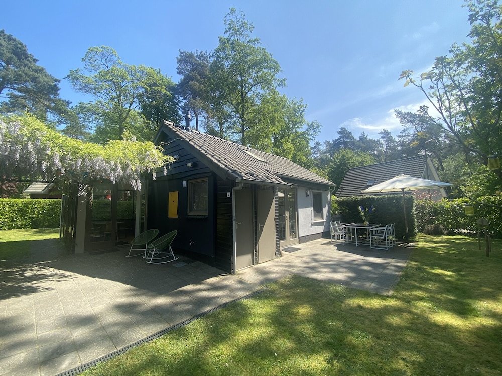 Beg Politiebureau Thermisch Detached House With Fireplace Located On A Nature Reserve 3* ➜ Oisterwijk,  Noord-Brabant, Netherlands. Book hotel Detached House With Fireplace  Located On A Nature Reserve 3*