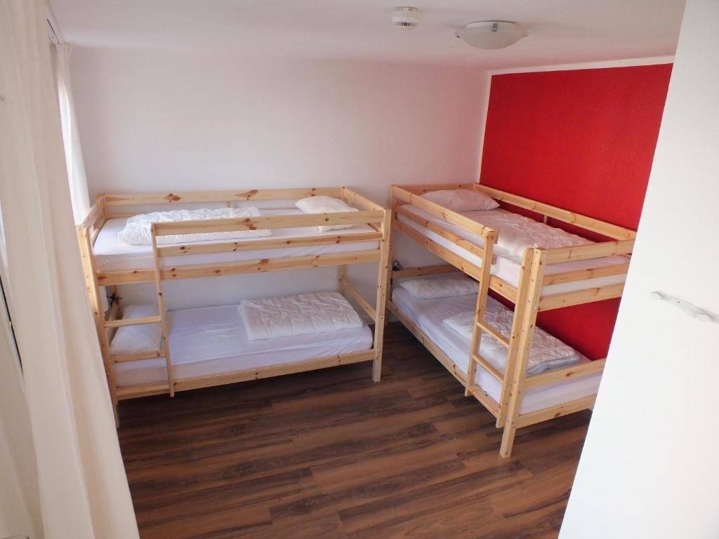 Кровать в общем номере (женский номер) Hostel 45