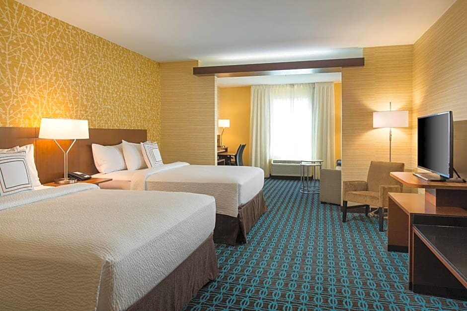 Четырёхместный люкс Fairfield Inn & Suites by Marriott Sacramento Folsom