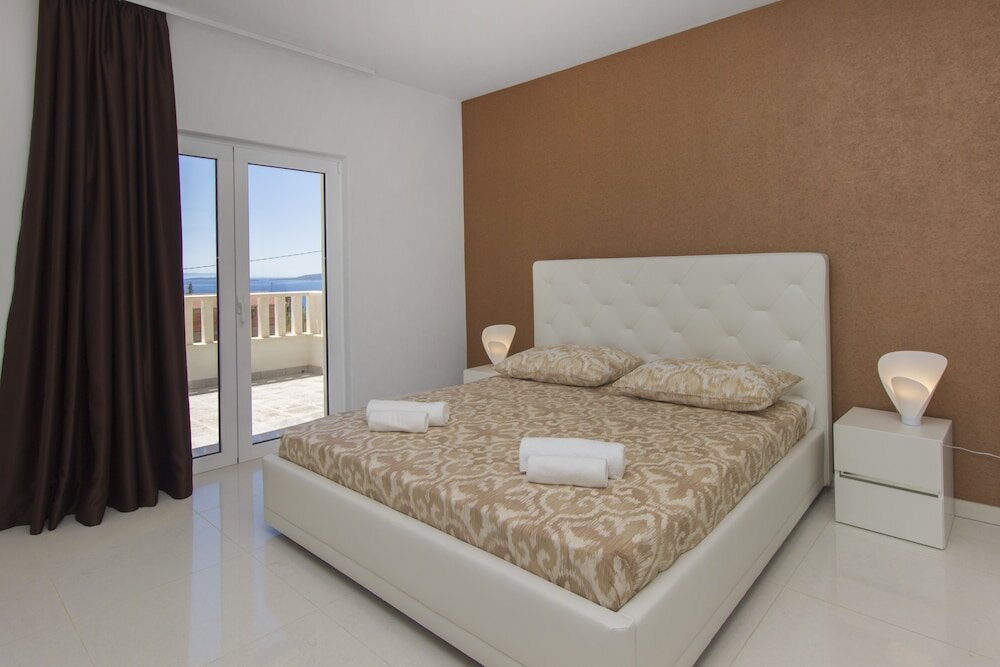 2 Bedrooms Apartment with sea view Villa Tramonto