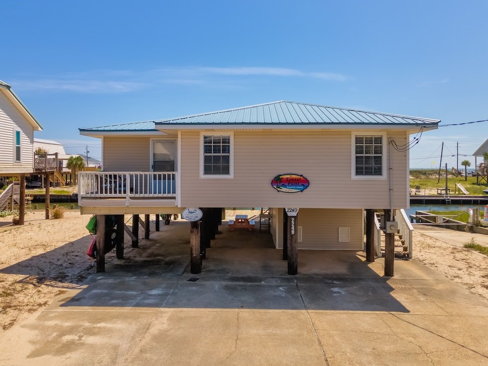 Cabaña Sunset Point - 2249 Mallard St 3 Bedroom Home by RedAwning