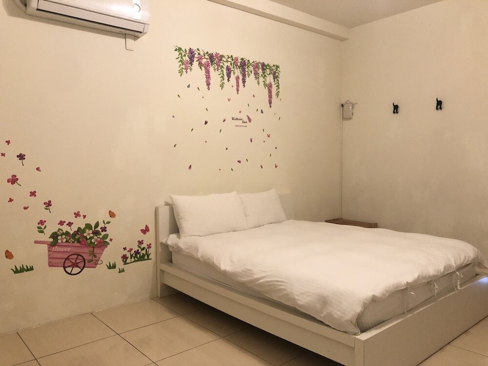 3 Bedrooms Standard room with balcony Sanyi Happiness B&B