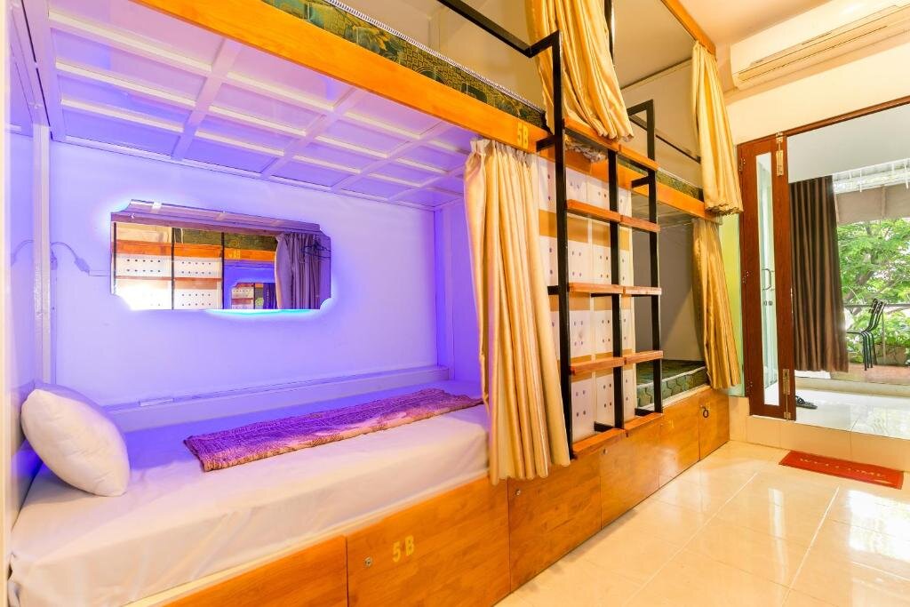 Кровать в общем номере Ben Thanh Dorm