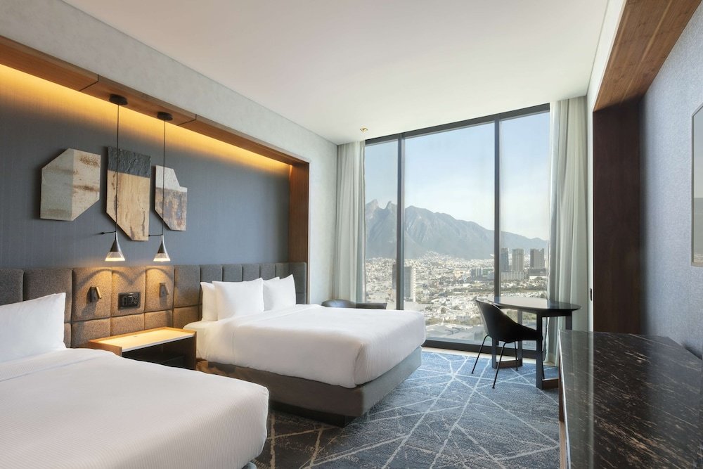 Четырёхместный номер Hilton Monterrey