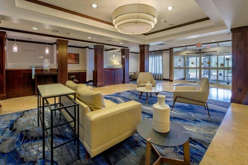 Кровать в общем номере Fairfield Inn & Suites by Marriott Slippery Rock