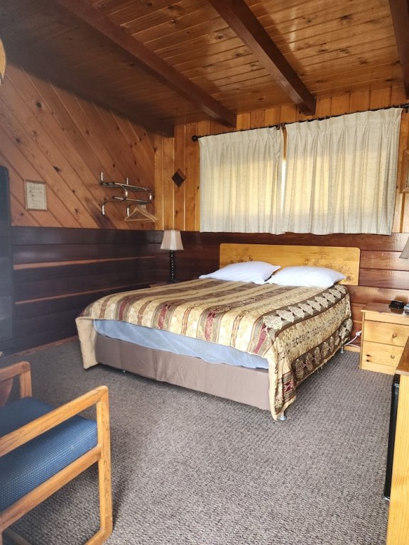 Comfort room Toiyabe Motel