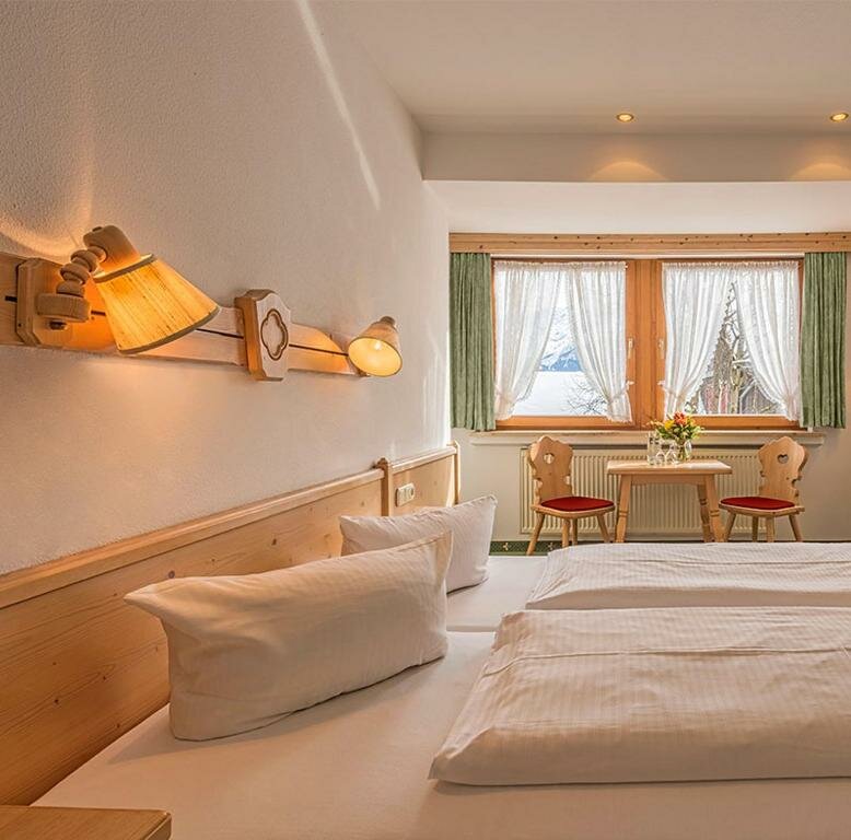 Standard Doppel Zimmer mit Balkon Hotel Gasthof Alter Wirt