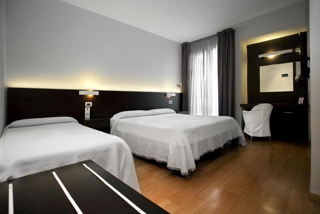 Трёхместный номер Comfort Hotel Europa Monetti