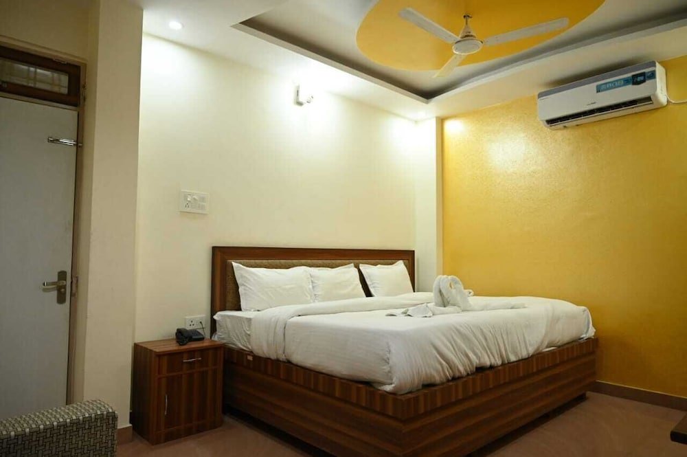 Номер Business Hotel Kedar Ganga