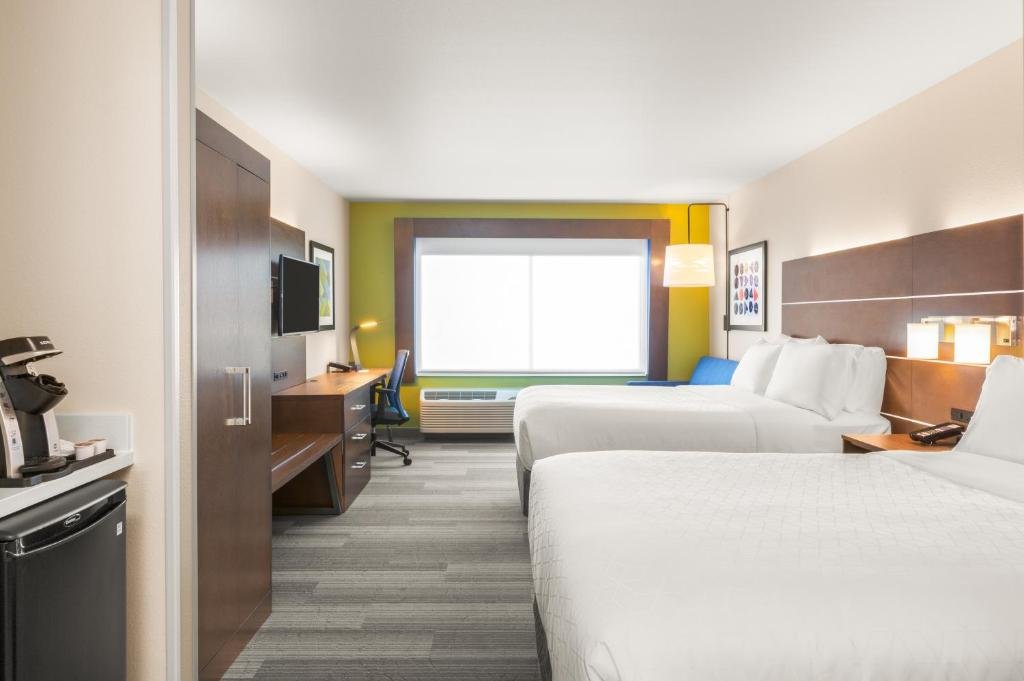 Четырёхместный люкс Holiday Inn Express & Suites - Union Gap - Yakima Area, an IHG Hotel