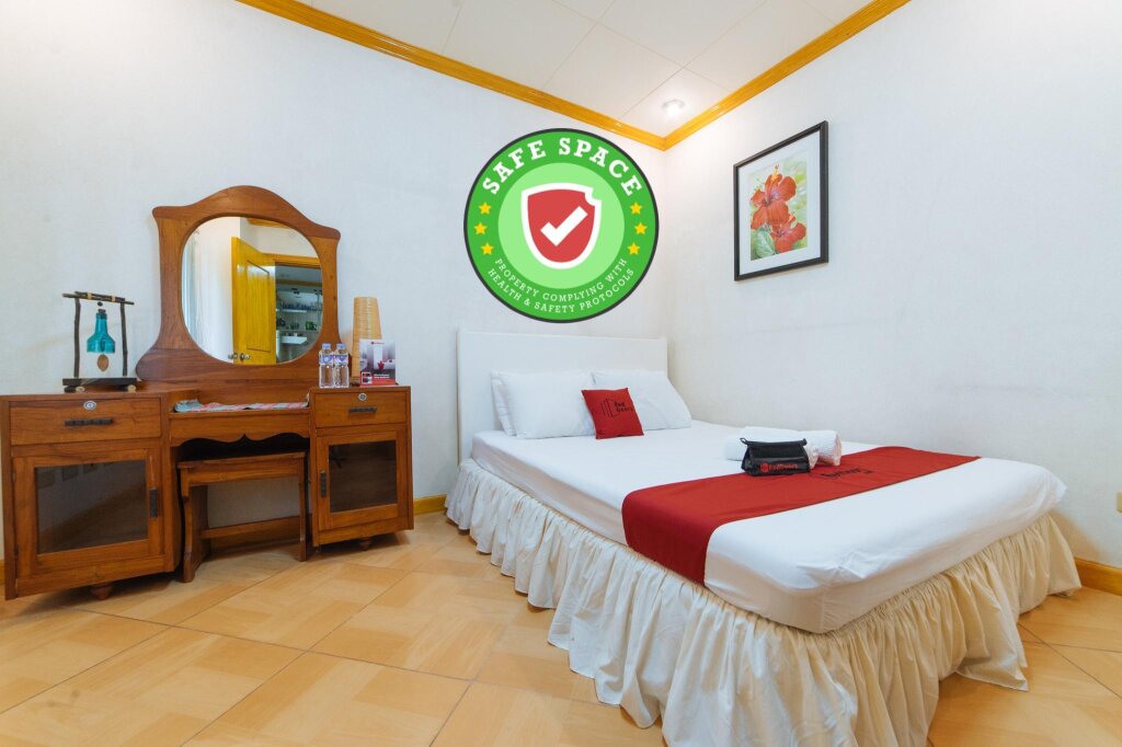 Кровать в общем номере RedDoorz @ Arimbay Legazpi City
