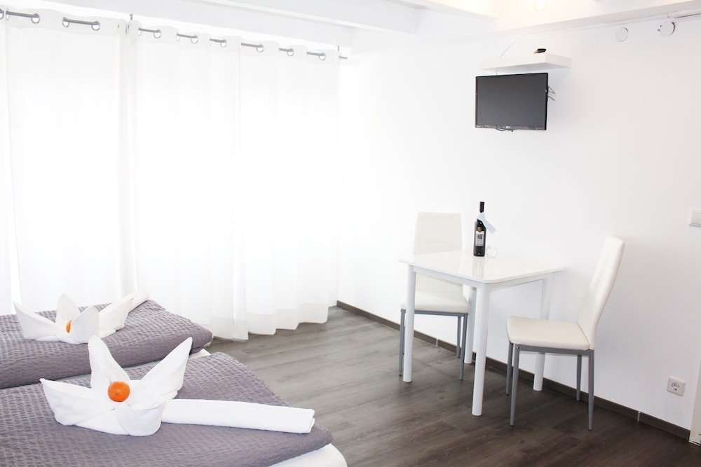 Standard room Fit-Relax Apartments Meersburg mit eigenem Sportstudio