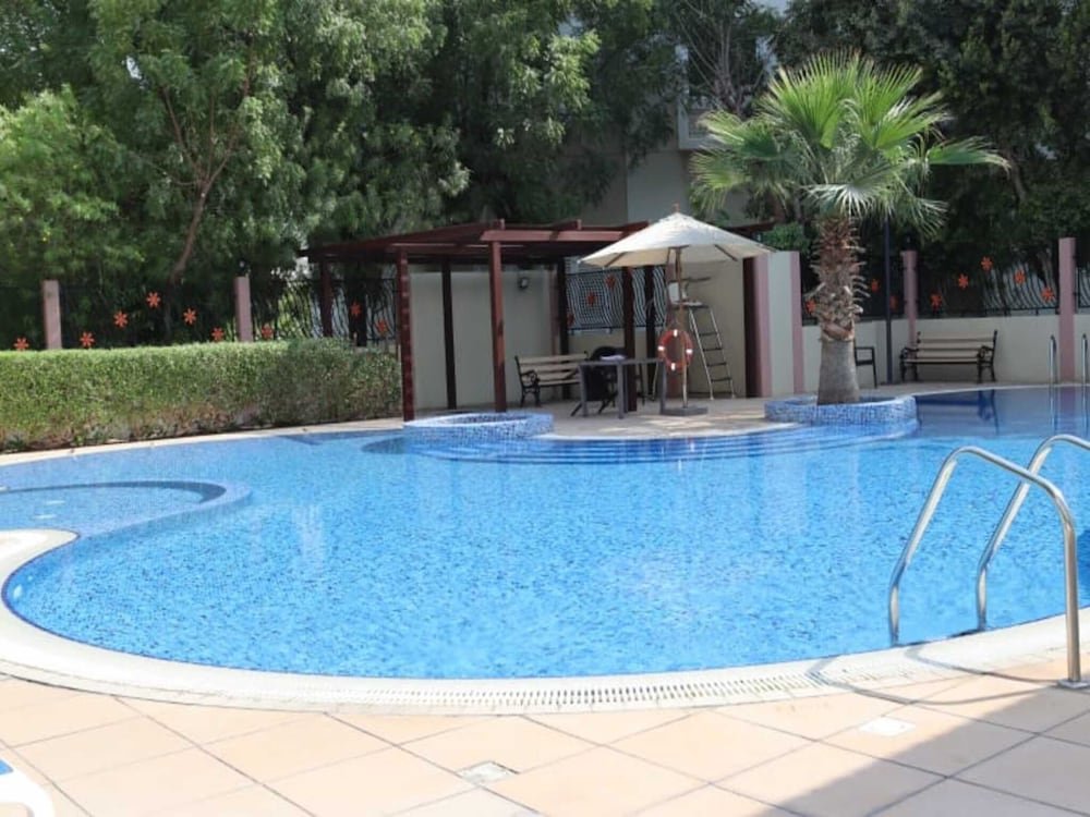 Apartamento Lovely Family Friendly Furnished Studio With Balcony With Pool