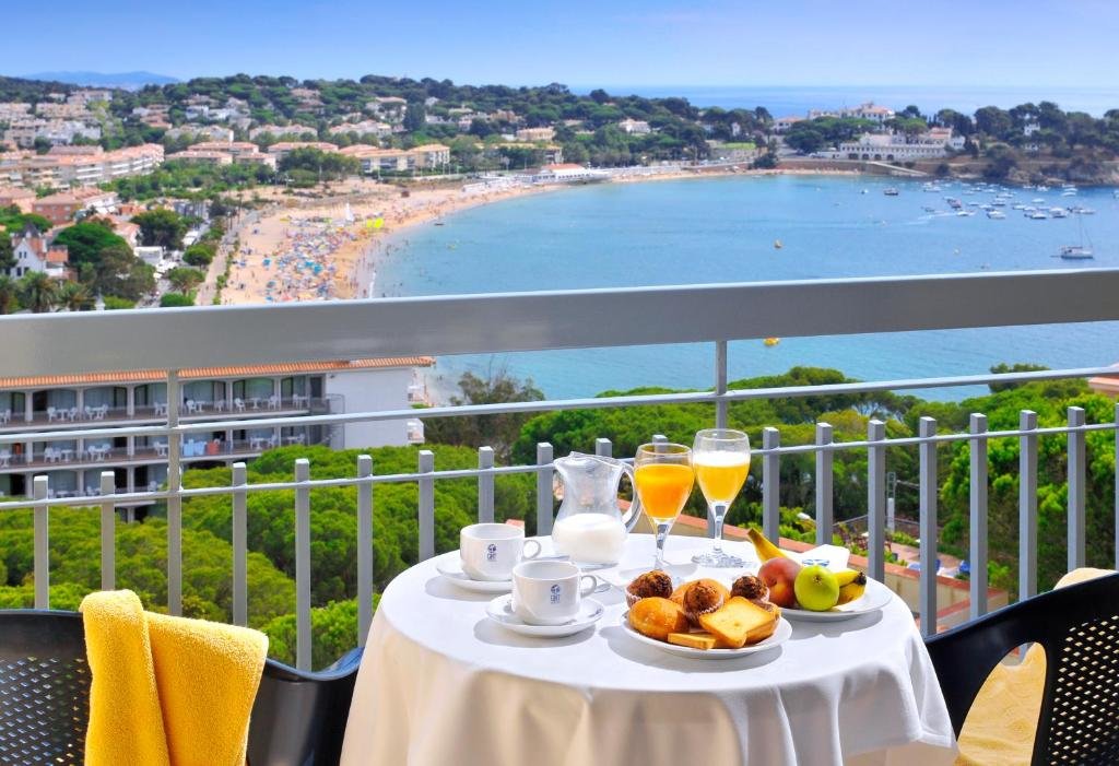 Habitación doble Estándar con balcón y con vista al mar GHT S'Agaró Mar Hotel