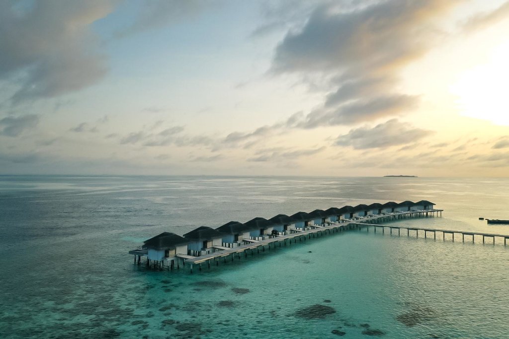 COCOGIRI Island Resort Maldives 4. Атолл Фелидху. Тинаду остров Мальдивы отели. Светящаяся вода на Мальдивах. Ваав