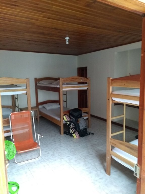 Кровать в общем номере Hostal Hippilandia - Hostel
