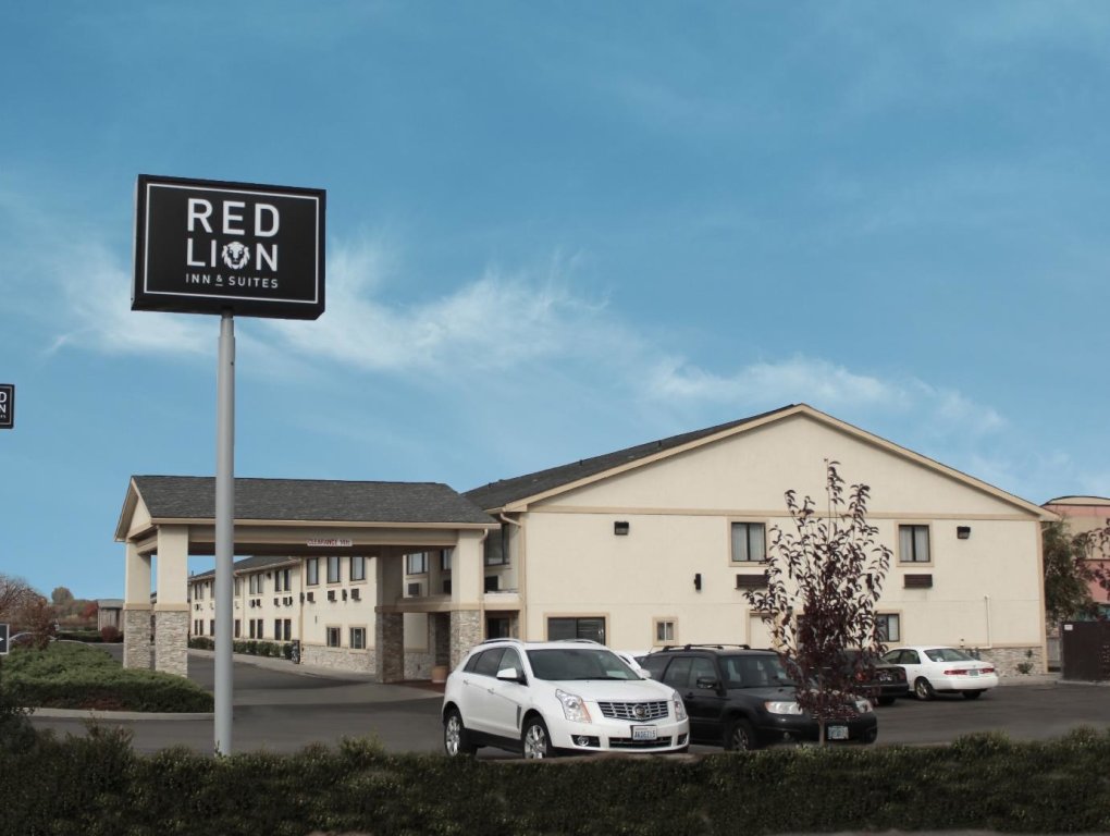 Standard room Red Lion Inn & Suites Ontario
