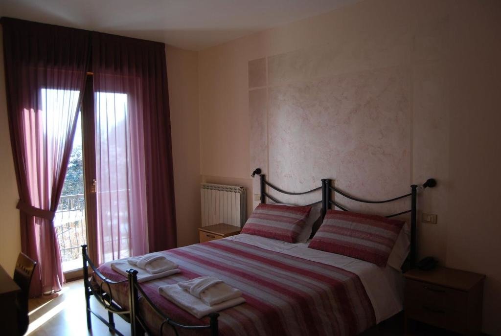 Standard Doppel Zimmer mit Balkon Hotel Iscla