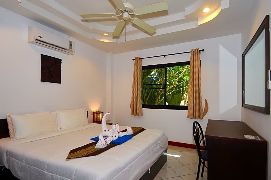 Апартаменты c 1 комнатой с видом на бассейн Апартаменты Phuket Riviera Villas