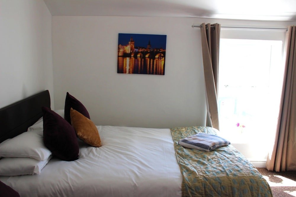 Deluxe room Park Lane Heights - Self Catering - Guesthouse Style - Family and Double Rooms