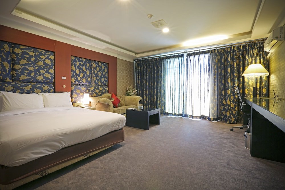 Deluxe room Cheonan Metro Tourist Hotel