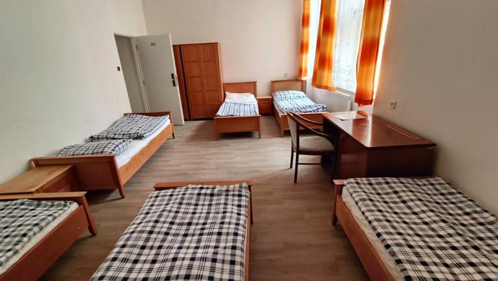 Кровать в общем номере (женский номер) A Plus Hostel - Centrum
