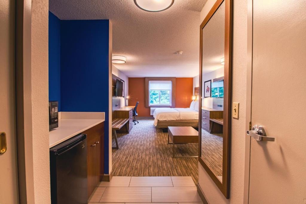 Люкс Holiday Inn Express & Suites - Lincoln East - White Mountains, an IHG Hotel